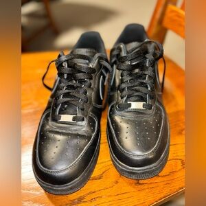 Nike Men's Black Air Force 1 Sneakers